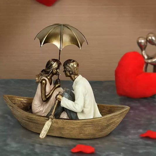 Romantic Love Couple on Boat Showpiece